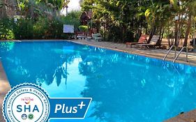 Thong Paeka Hotel