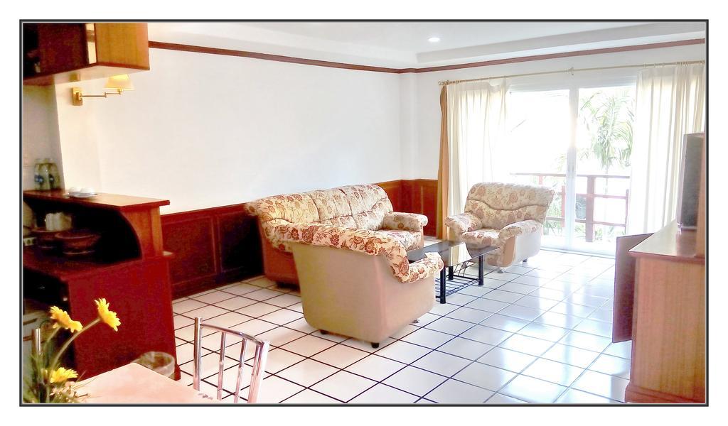 Thong Paeka Hotel Prasat Room photo